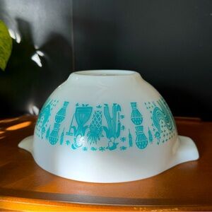 Vintage PYREX Blue Butterprint 441 Cinderella mixing bowl